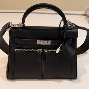 Mini Kelly Style Handbag (9' x 6') in Matte Black